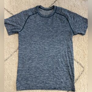 Men’s Small Lululemon Workout Shirt - Ventilated